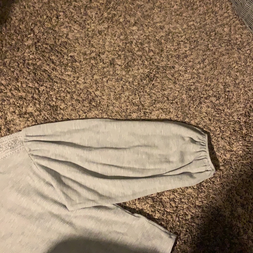Grey Cropped Sweater‼️ - Picture 4 of 5